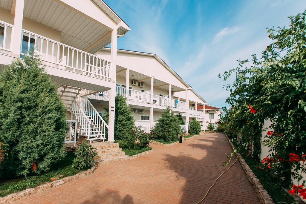 Goodzone Club Hotel Zatoka Exterior photo