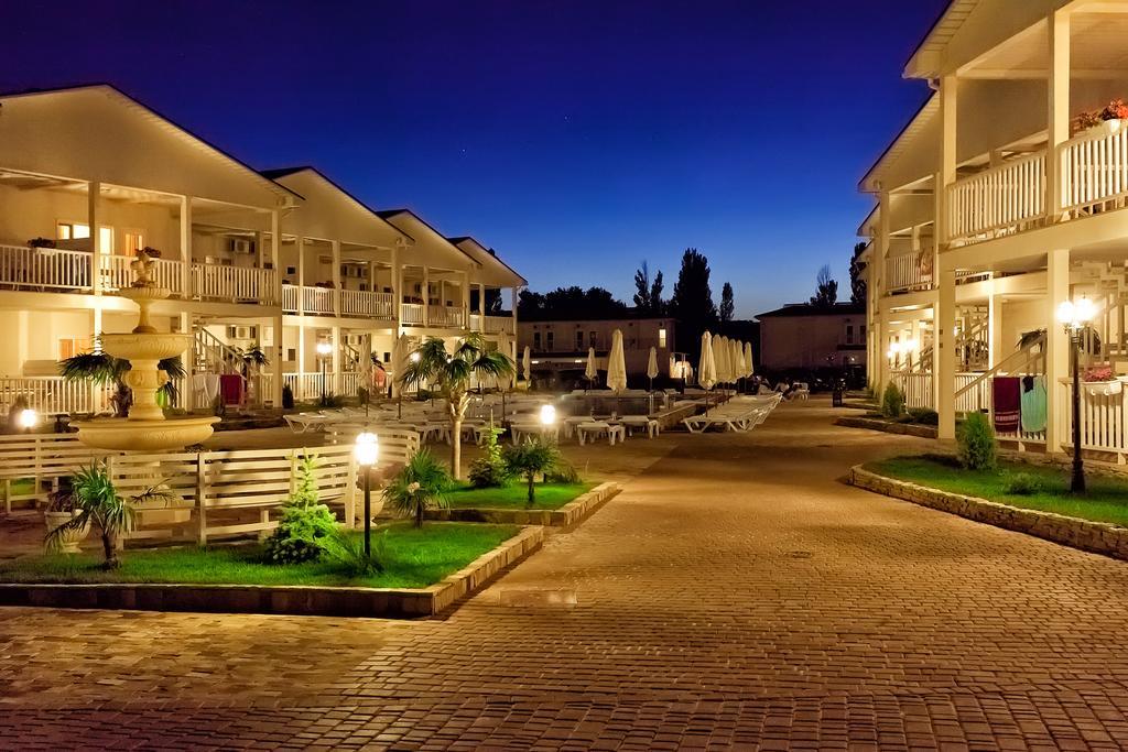 Goodzone Club Hotel Zatoka Exterior photo