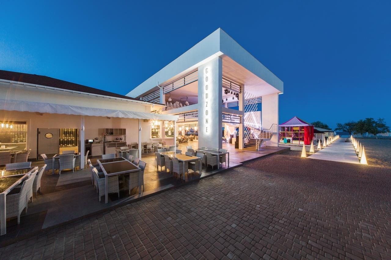 Goodzone Club Hotel Zatoka Exterior photo