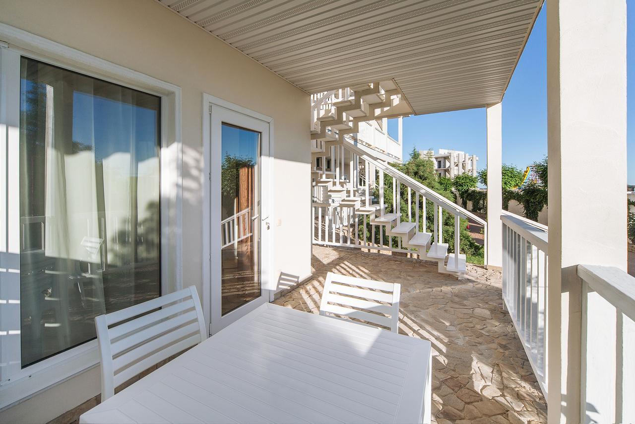 Goodzone Club Hotel Zatoka Exterior photo